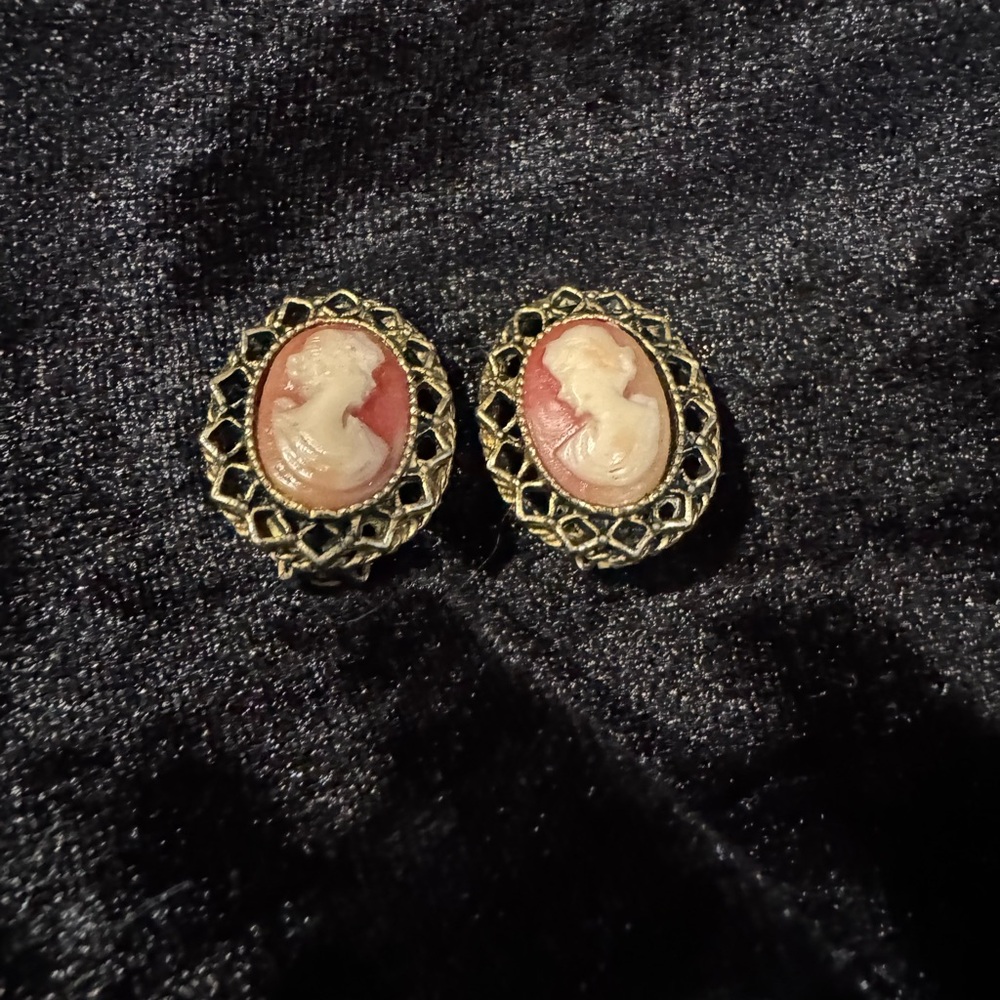 Vintage Cameo Clip Earrings